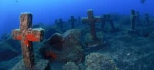 imagen del fondo marono con cruces