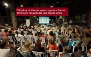 Festival de cine de verano en Puerto del Rosario, proyección al aire libre con asistentes de todas las edades.