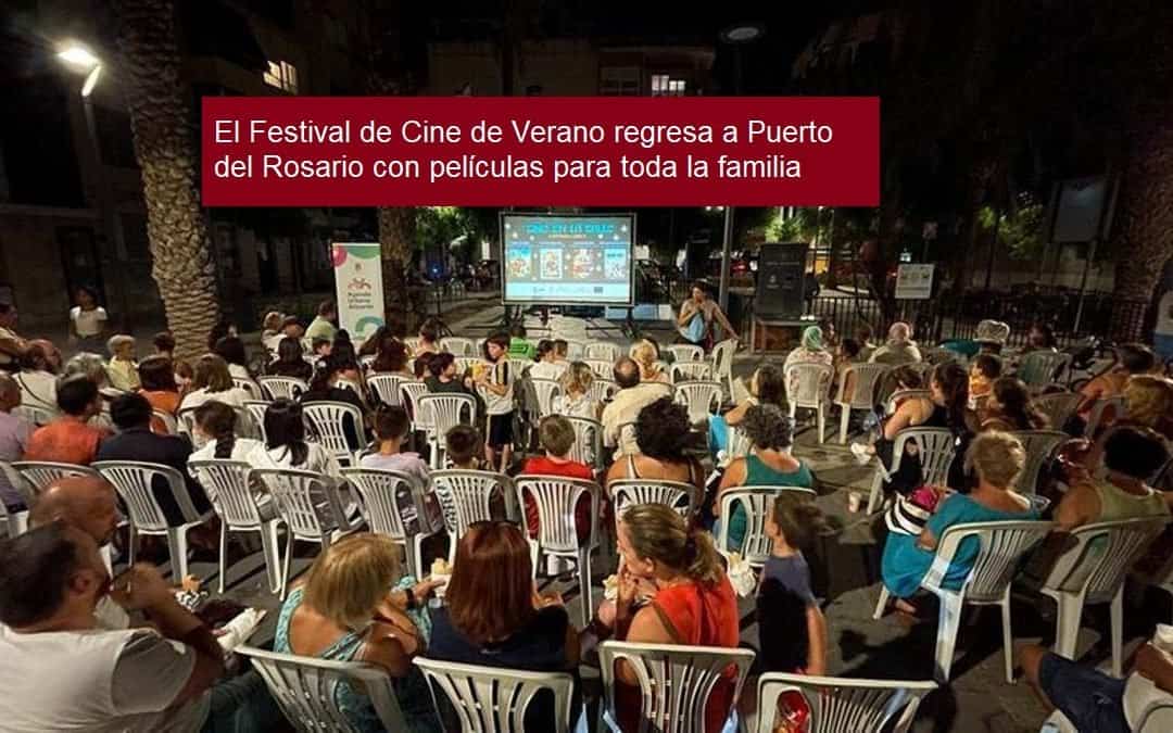 Festival de cine de verano en Puerto del Rosario, proyección al aire libre con asistentes de todas las edades.