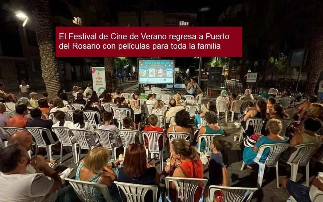 Summer film festival in Puerto del Rosario, outdoor screening with attendees of all ages.