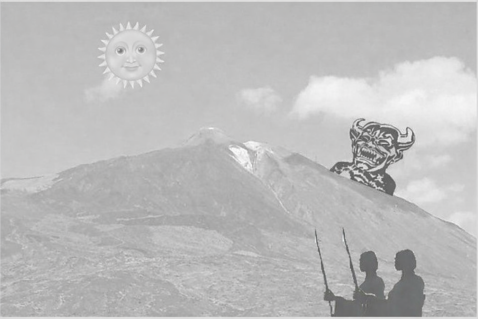 Imagen en blanco y negro que muestra una montaña imponente bajo un cielo con nubes. En lo alto, a la izquierda, un sol antropomórfico con rostro sonriente y rayos puntiagudos. A la derecha de la cima, emerge la silueta estilizada de una criatura demoníaca con cuernos y expresión amenazante. En primer plano, dos figuras humanas en sombra —posiblemente guerreros o exploradores— sostienen lanzas y miran hacia la montaña, como si enfrentaran una leyenda o fuerza sobrenatural. La escena evoca mitología, fantasía o simbolismo cultural, contrastando lo divino (el sol) con lo oscuro (la criatura).