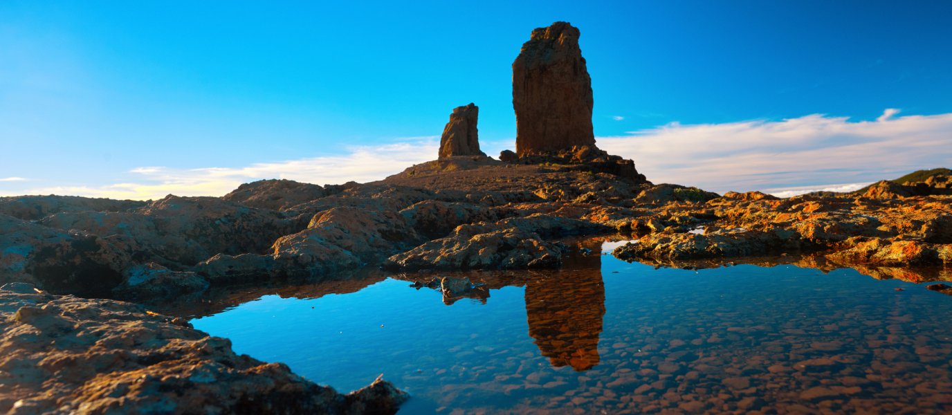 Roque Nublo en Gran Canaria, monolito sagrado rodeado de nubes