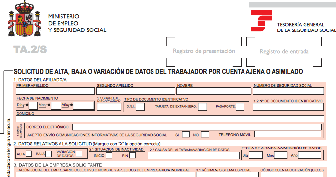 Formulario oficial de la Seguridad Social para solicitar el alta, baja o variación de datos de un trabajador por cuenta ajena, con secciones para datos personales, contacto y detalles laborales.