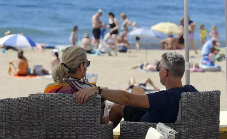 Guía completa para mudarse a Canarias: vida, trabajo, vivienda y trámites