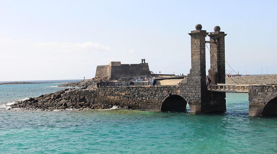 Arrecife Lanzarote avenida principal Castillo de San Gabriel