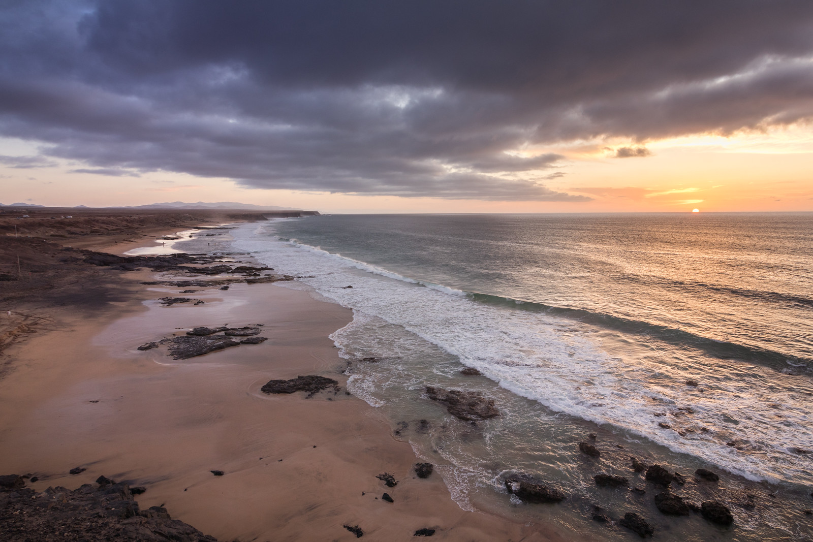 Grandes Playas Corralejo Fuerteventura atardecer dunas arena blanca Atlántico