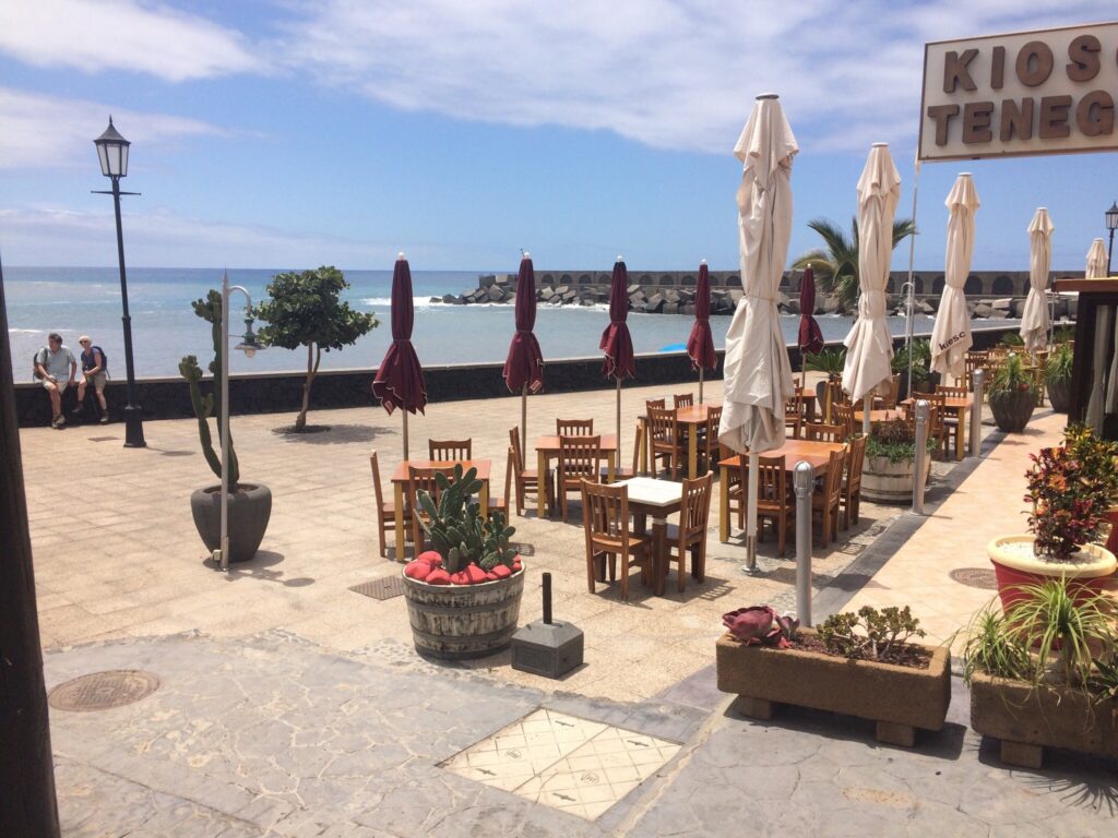 playa de Tazacorte La Palma paseo marĂtimo restaurantes puerto