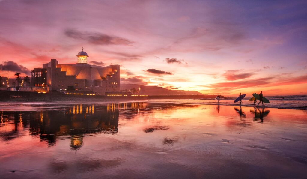 Atardecer en playa La Cícer junto al Auditorio Alfredo Kraus, Las Canteras Gran Canaria