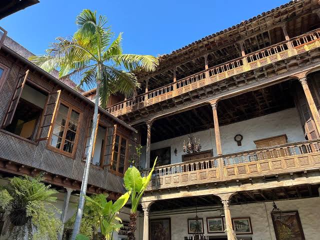 Casa de los Balcones en La Orotava, joya de la arquitectura colonial canaria