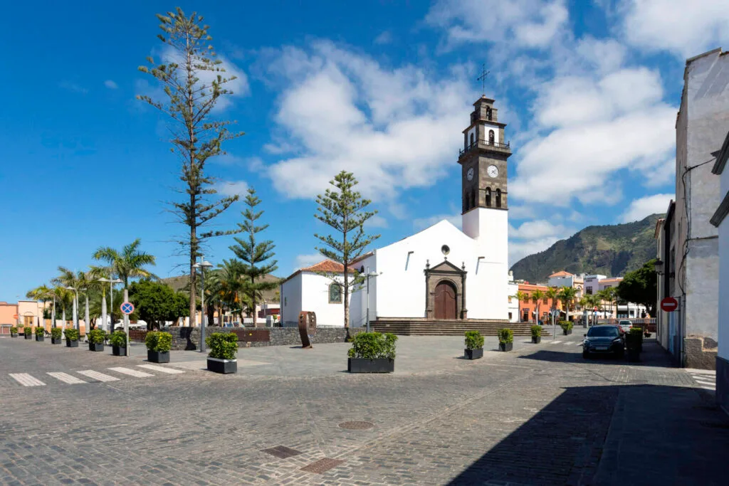 Historic center of Buenavista del Norte with the church and the volcanic landscape of northern Tenerife