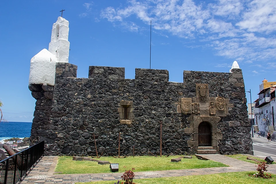 Castillo de San Miguel Castillo de San Miguel en Garachico, Tenerife, junto al antiguo puerto