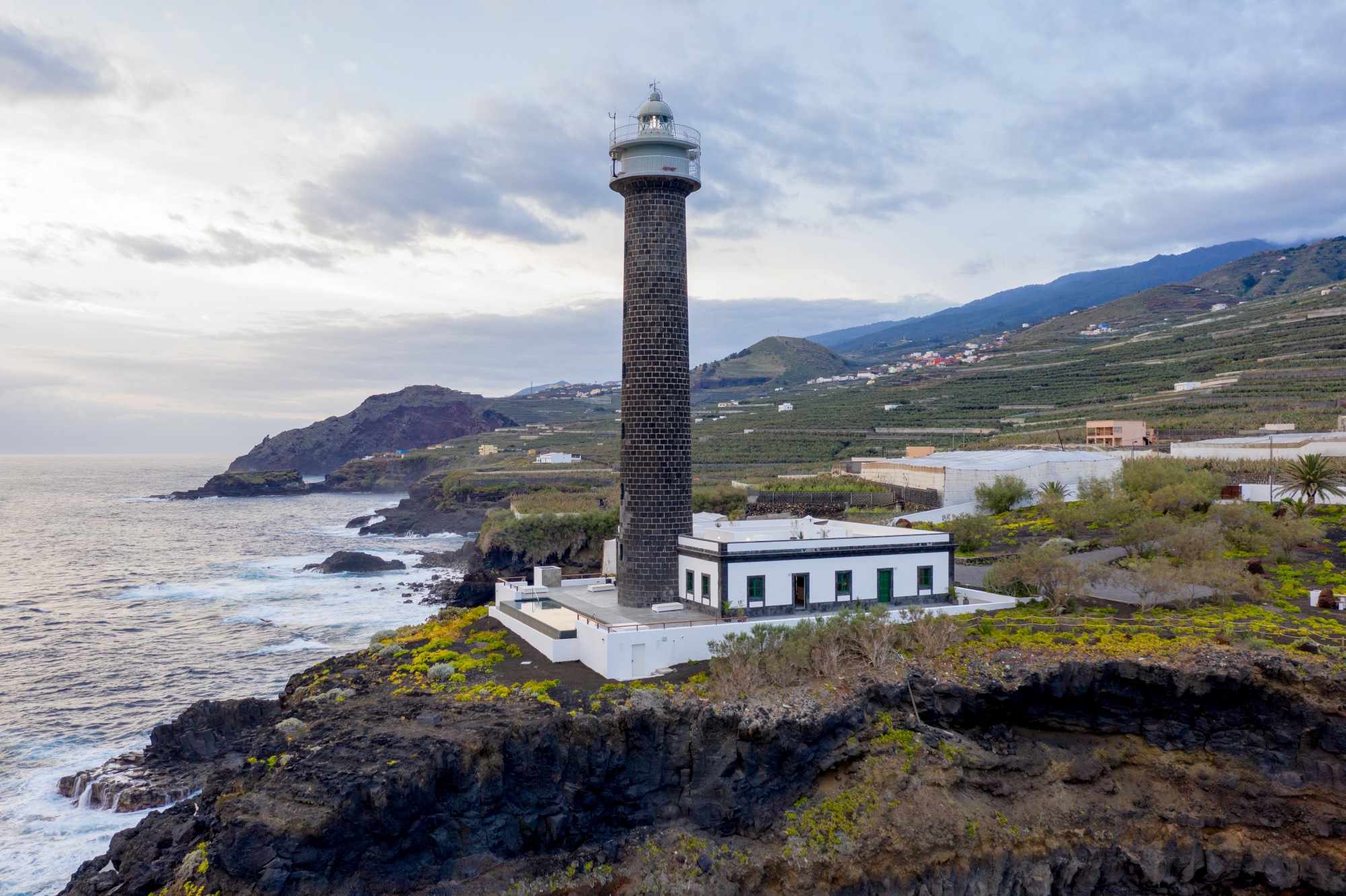 Faro de Punta Cumplida Faro de Punta Cumplida en Barlovento, extremo norte de La Palma