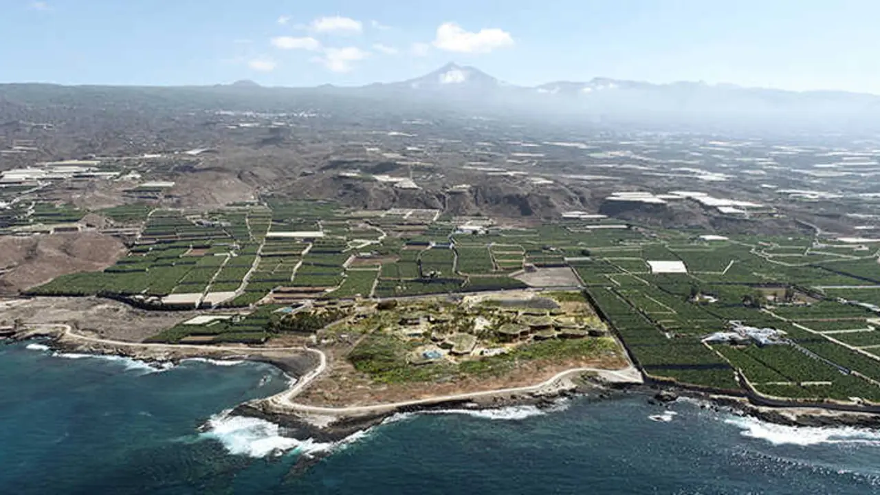 Municipio de Guía de Isora, Tenerife, con vistas al Teide y la costa suroeste