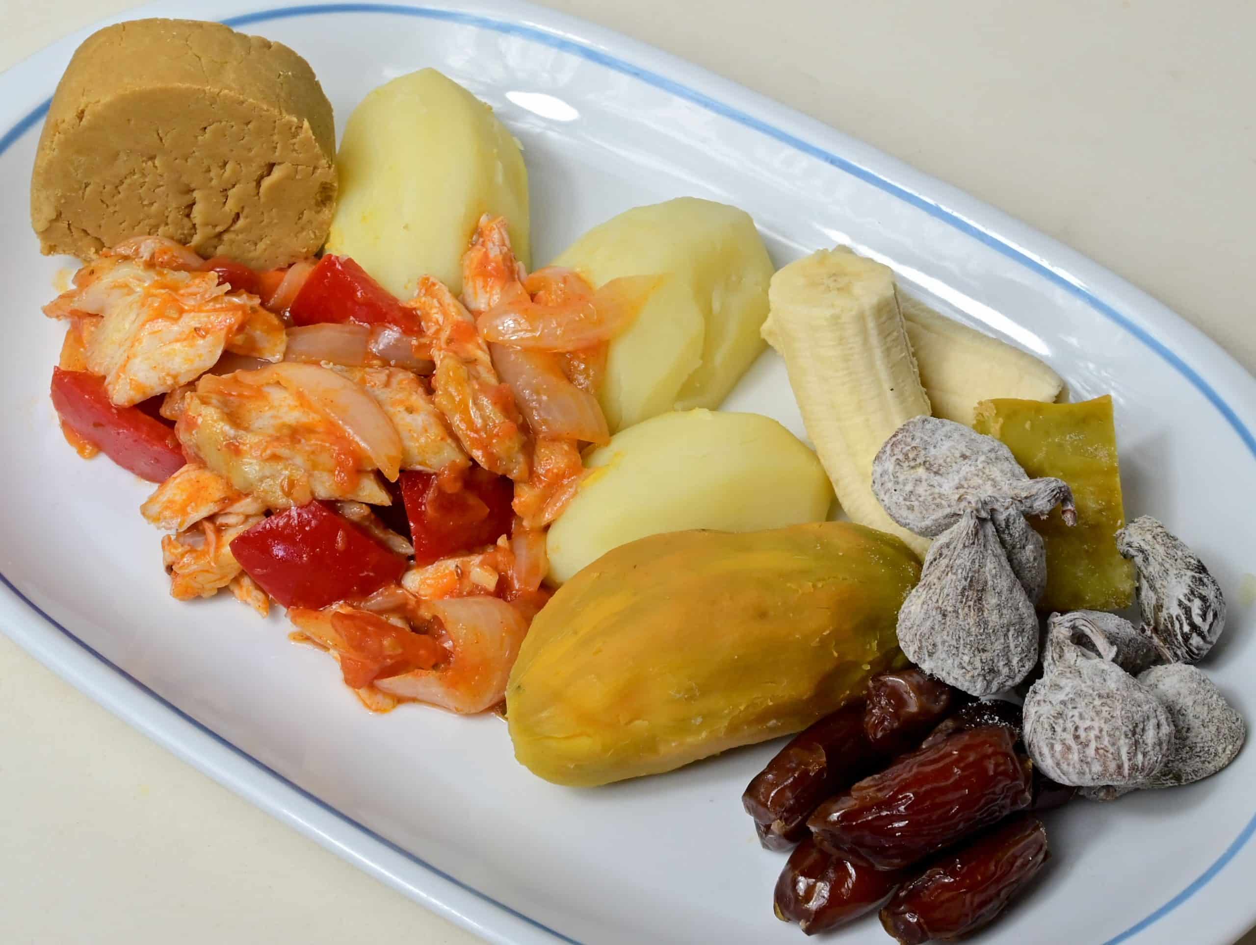 Gastronomía de Candelaria: sancocho canario con gofio y papas arrugadas