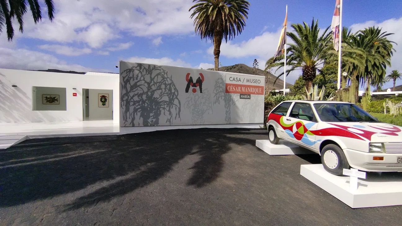 FundaciĂłn CĂ©sar Manrique FundaciĂłn CĂ©sar Manrique en TahĂche, Teguise Lanzarote, arte y naturaleza volcánica