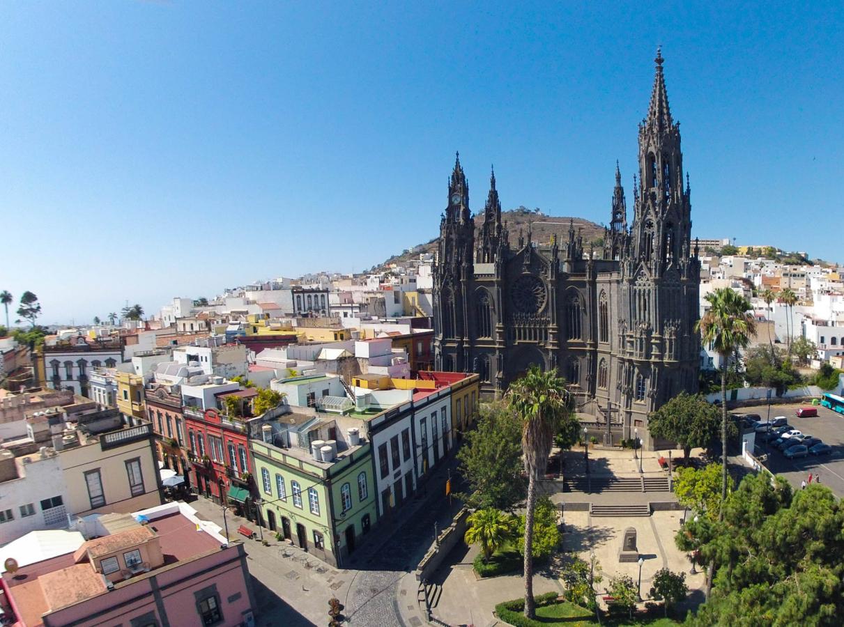Arucas Gran Canaria, vista panorámica del municipio desde la Montaña de Arucas con las plataneras