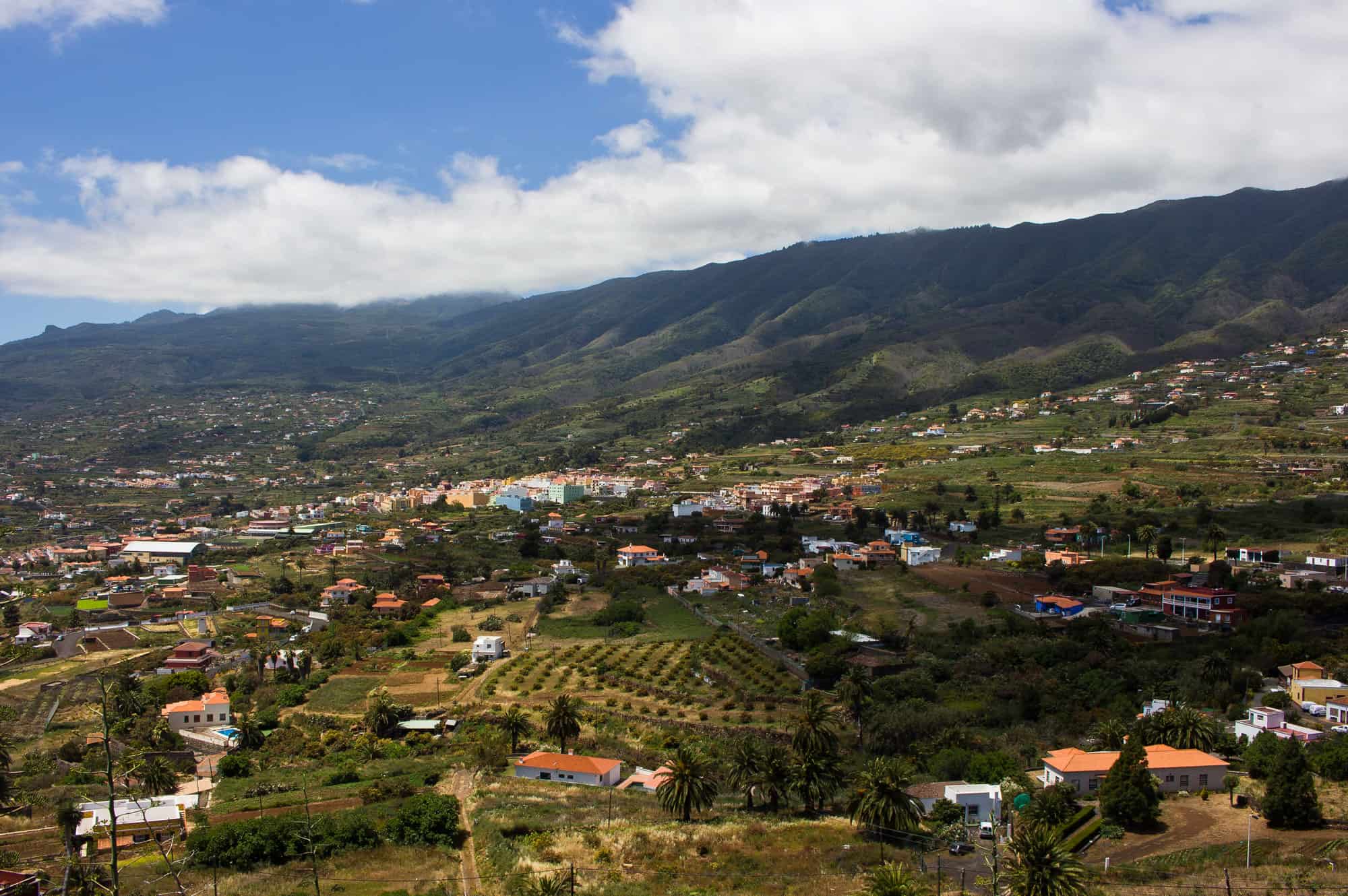Breña Alta La Palma, paisaje del Valle de las Breñas con bancales y vegetación de medianías
