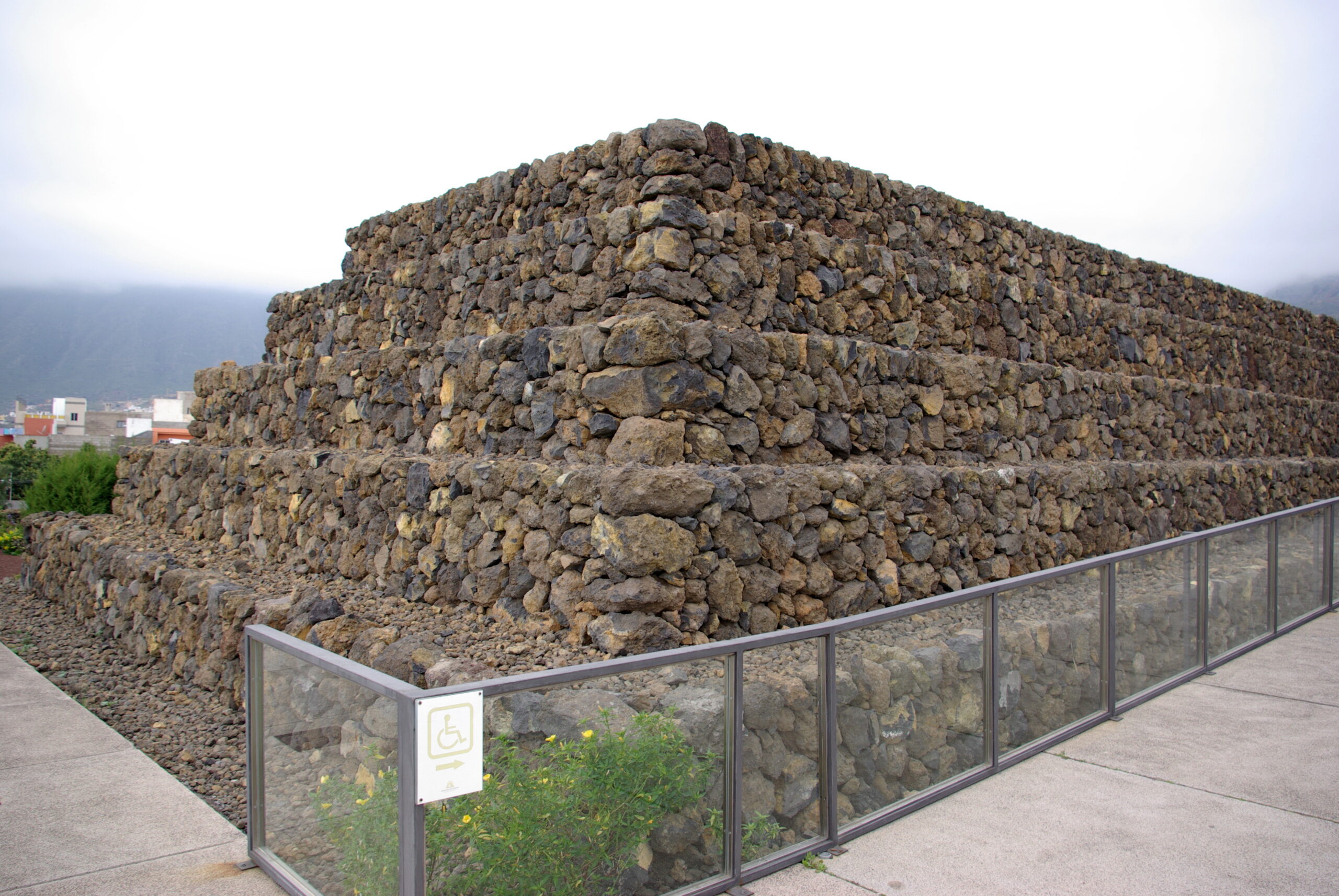 Güímar Tenerife, pirámides escalonadas del Parque Etnográfico de Güímar