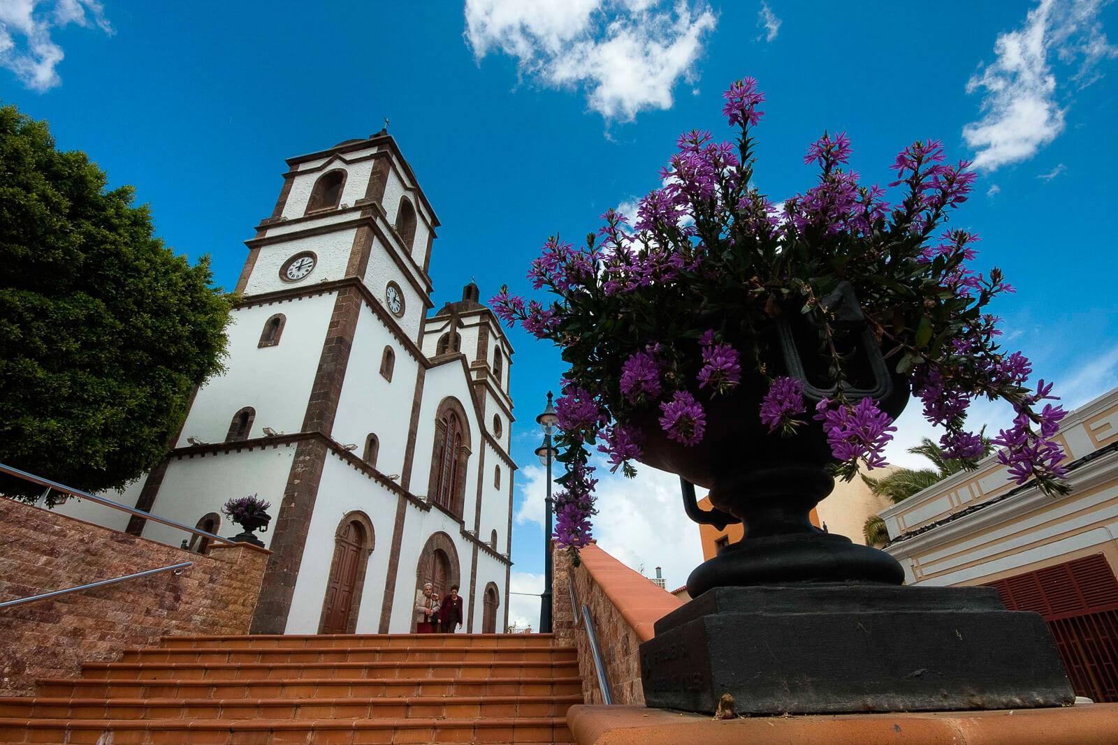 Ingenio Gran Canaria, Plaza de la Candelaria con la iglesia y el Ayuntamiento del casco histórico