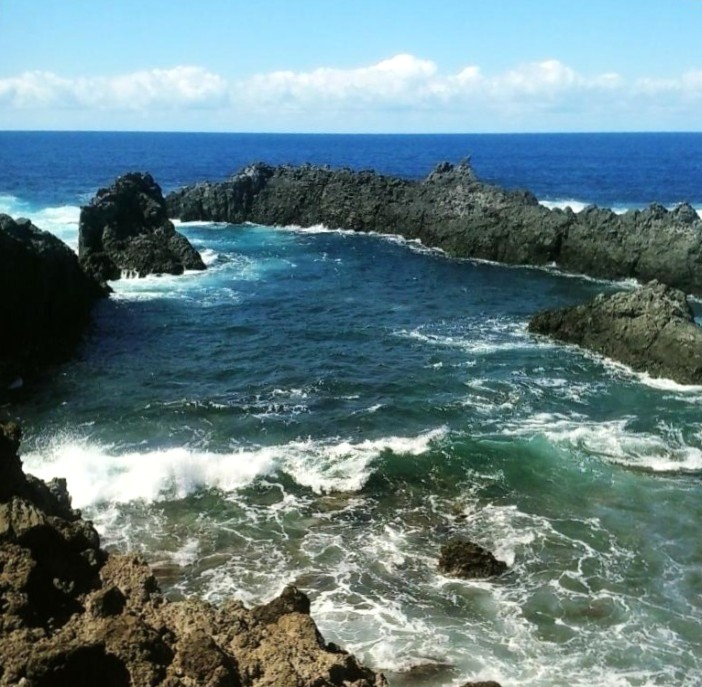 La Guancha Tenerife, Charco del Viento con aguas cristalinas y lava volcánica