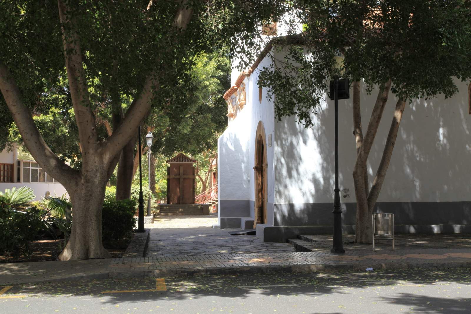 Pájara Fuerteventura, fachada de la iglesia de Nuestra Señora de Regla con portada azteca