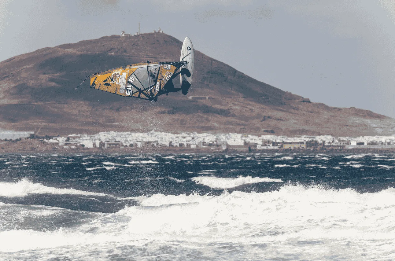 Pozo Izquierdo in Santa Lucía de Tirajana, Gran Canaria, capital of windsurfing